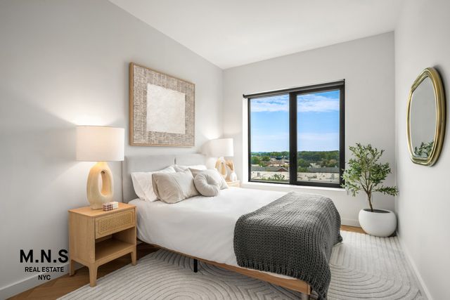 2254 46th St Apt 804, New York City, NY 11105