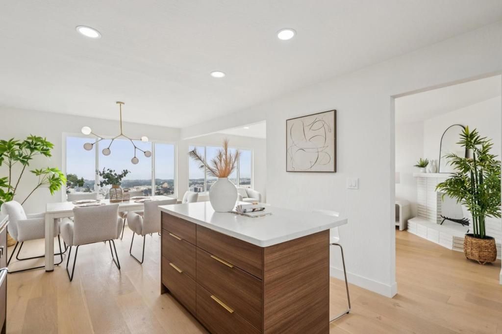 Image 10 of property listing at 519 Orizaba Avenue, San Francisco, CA 94132