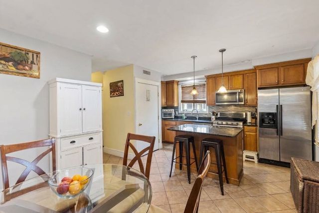 7 Kane St, Boston, MA 02125