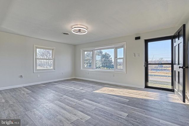 946 CHURCH RD, York, PA 17404