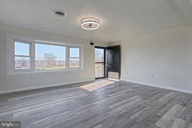 946 CHURCH RD, York, PA 17404