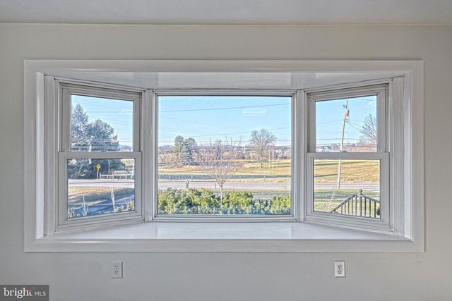 946 CHURCH RD, York, PA 17404