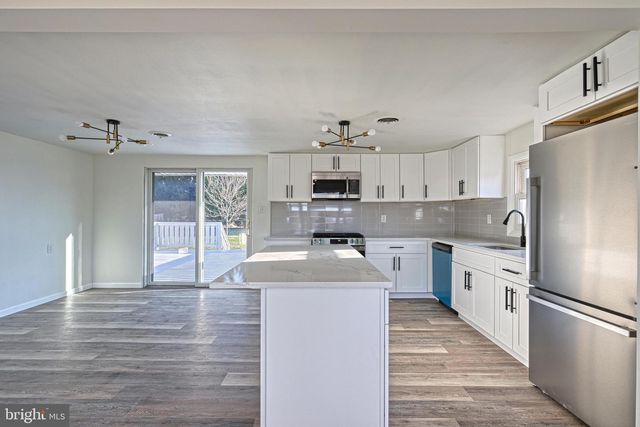 946 CHURCH RD, York, PA 17404