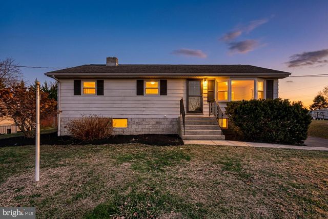 946 CHURCH RD, York, PA 17404