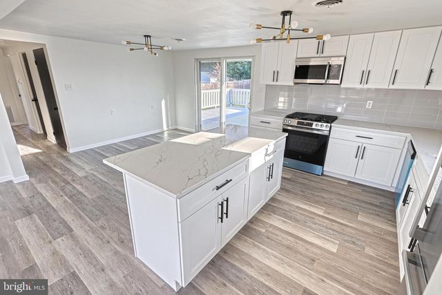 946 CHURCH RD, York, PA 17404