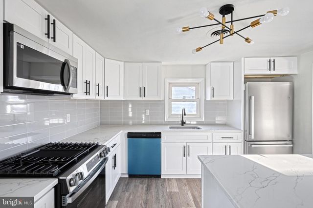 946 CHURCH RD, York, PA 17404