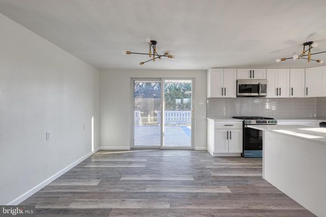 946 CHURCH RD, York, PA 17404