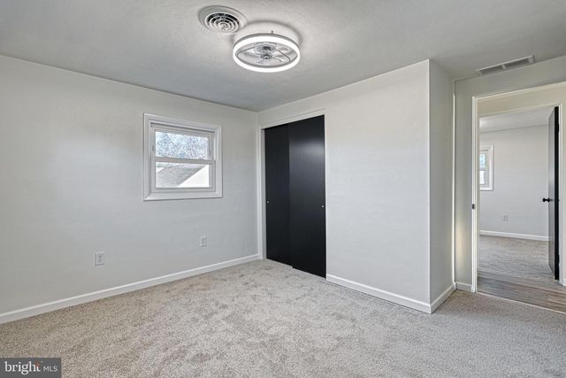 946 CHURCH RD, York, PA 17404