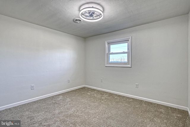 946 CHURCH RD, York, PA 17404