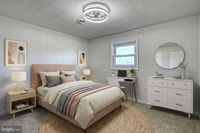 946 CHURCH RD, York, PA 17404