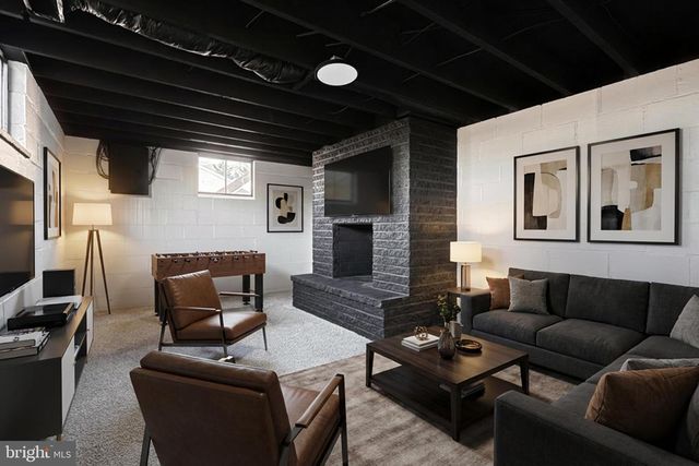 946 CHURCH RD, York, PA 17404