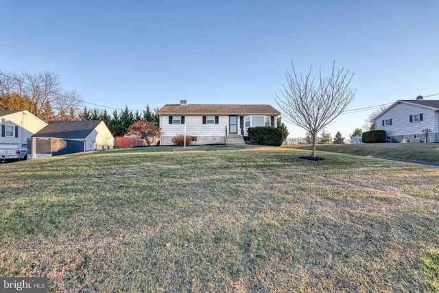 946 CHURCH RD, York, PA 17404