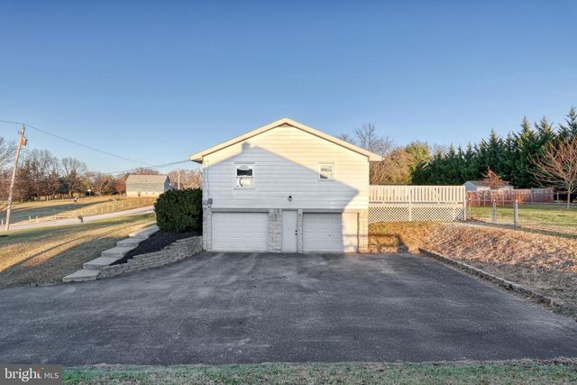 946 CHURCH RD, York, PA 17404