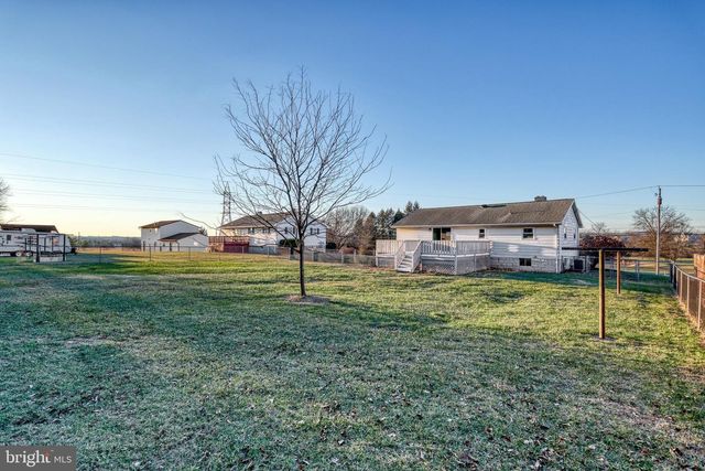 946 CHURCH RD, York, PA 17404