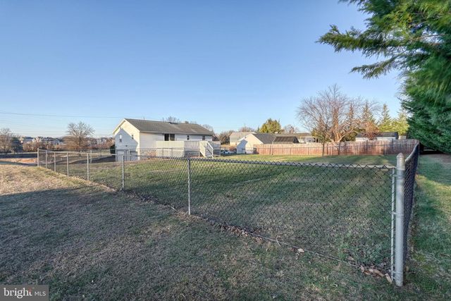 946 CHURCH RD, York, PA 17404