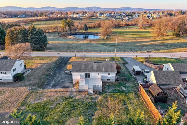 946 CHURCH RD, York, PA 17404