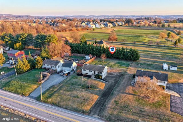 946 CHURCH RD, York, PA 17404