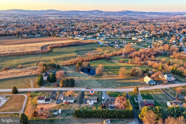 946 CHURCH RD, York, PA 17404