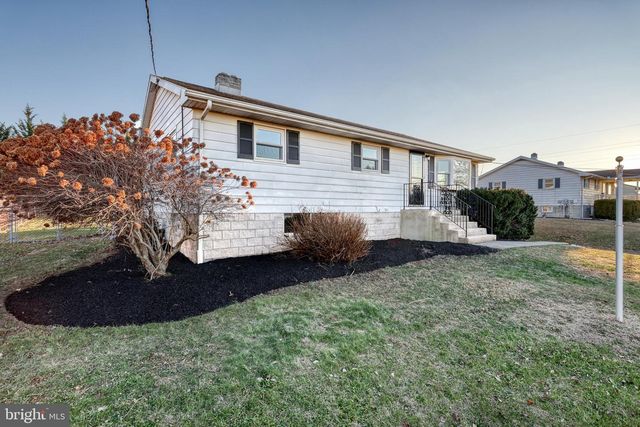 946 CHURCH RD, York, PA 17404