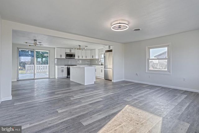 946 CHURCH RD, York, PA 17404