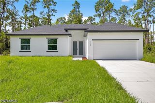 525 Genesee AVE S, Lehigh Acres, FL 33974
