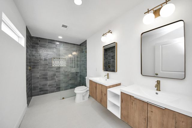 300 Narcissus Road, Clear Lake Shores, TX 77565