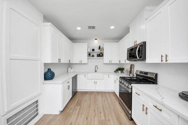 300 Narcissus Road, Clear Lake Shores, TX 77565