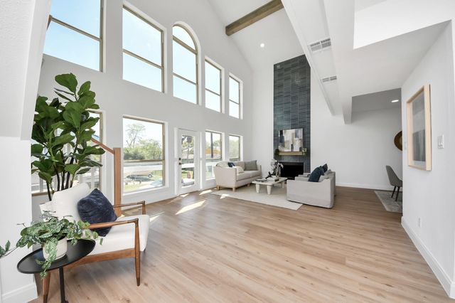 300 Narcissus Road, Clear Lake Shores, TX 77565