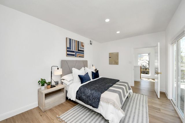 300 Narcissus Road, Clear Lake Shores, TX 77565