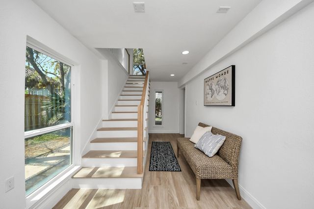 300 Narcissus Road, Clear Lake Shores, TX 77565