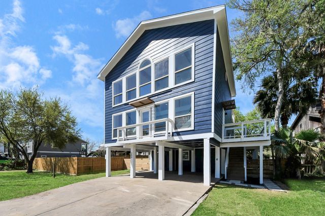 300 Narcissus Road, Clear Lake Shores, TX 77565