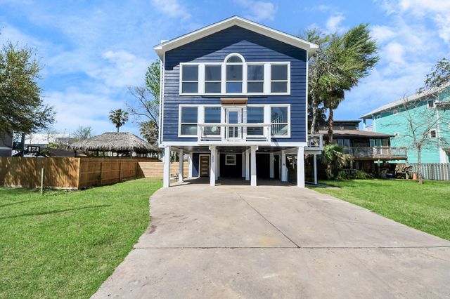 300 Narcissus Road, Clear Lake Shores, TX 77565