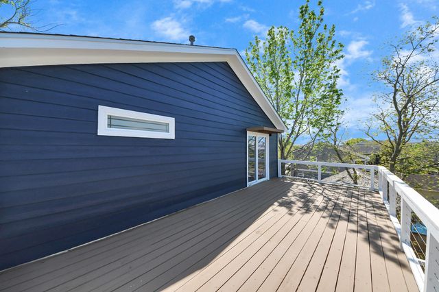 300 Narcissus Road, Clear Lake Shores, TX 77565