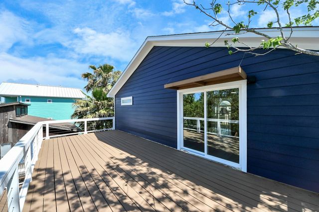 300 Narcissus Road, Clear Lake Shores, TX 77565