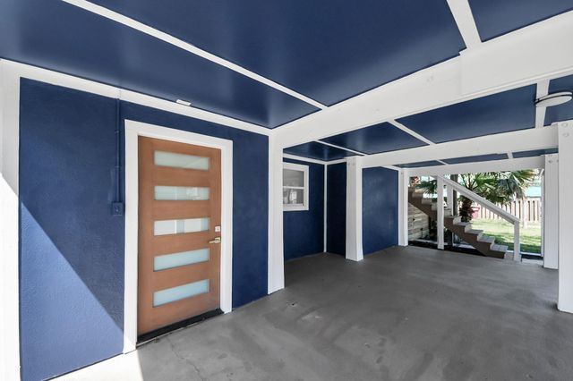 300 Narcissus Road, Clear Lake Shores, TX 77565