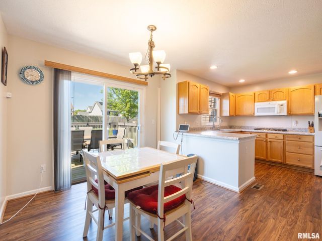1913 ENGLISH OAK, Washington, IL 61571