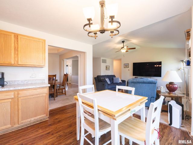 1913 ENGLISH OAK, Washington, IL 61571