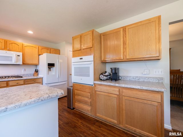 1913 ENGLISH OAK, Washington, IL 61571