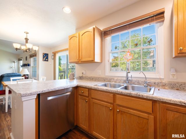 1913 ENGLISH OAK, Washington, IL 61571