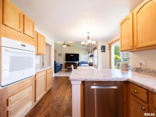 1913 ENGLISH OAK, Washington, IL 61571
