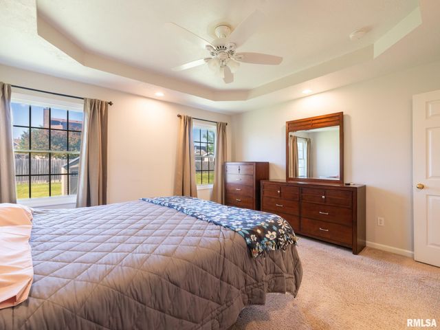 1913 ENGLISH OAK, Washington, IL 61571