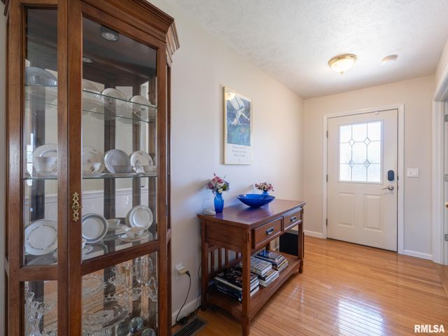1913 ENGLISH OAK, Washington, IL 61571