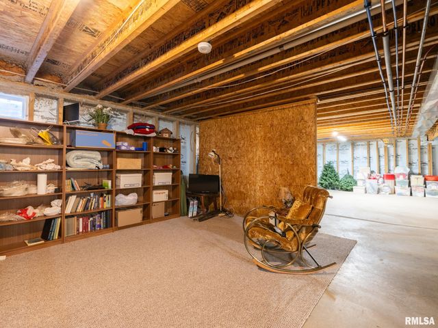 1913 ENGLISH OAK, Washington, IL 61571