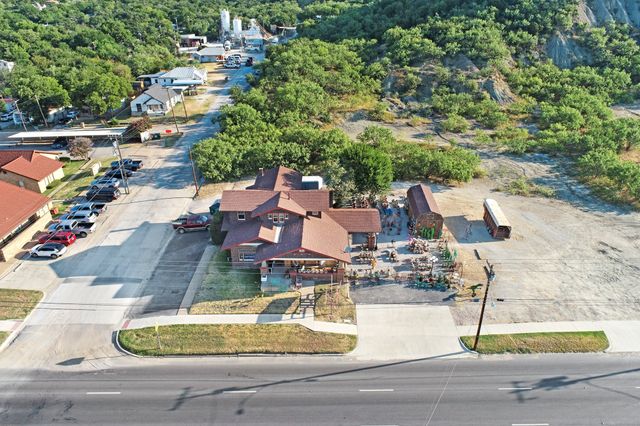1001 E Hubbard Street, Mineral Wells, TX 76067