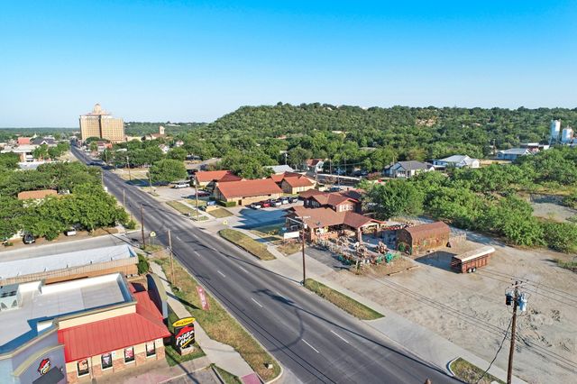 1001 E Hubbard Street, Mineral Wells, TX 76067