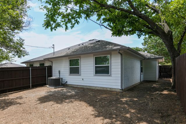 2501 Windy Pine Lane, Arlington, TX 76015
