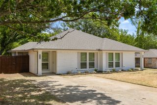 2501 Windy Pine Lane, Arlington, TX 76015