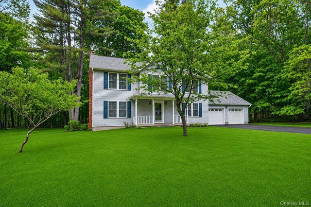 9 Karen Court, Rock Tavern, NY 12575