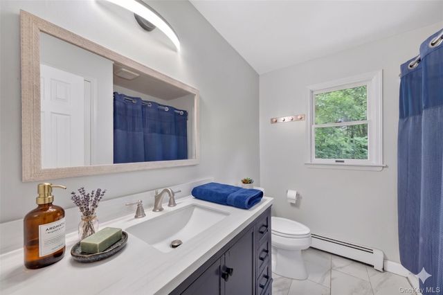 9 Karen Court, Rock Tavern, NY 12575
