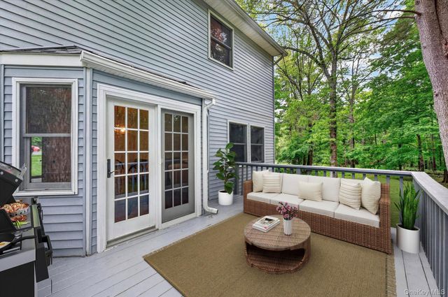 9 Karen Court, Rock Tavern, NY 12575